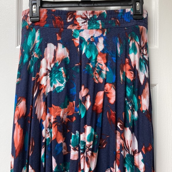 Simply Vera Floral Maxi Skirt - Picture 2 of 6